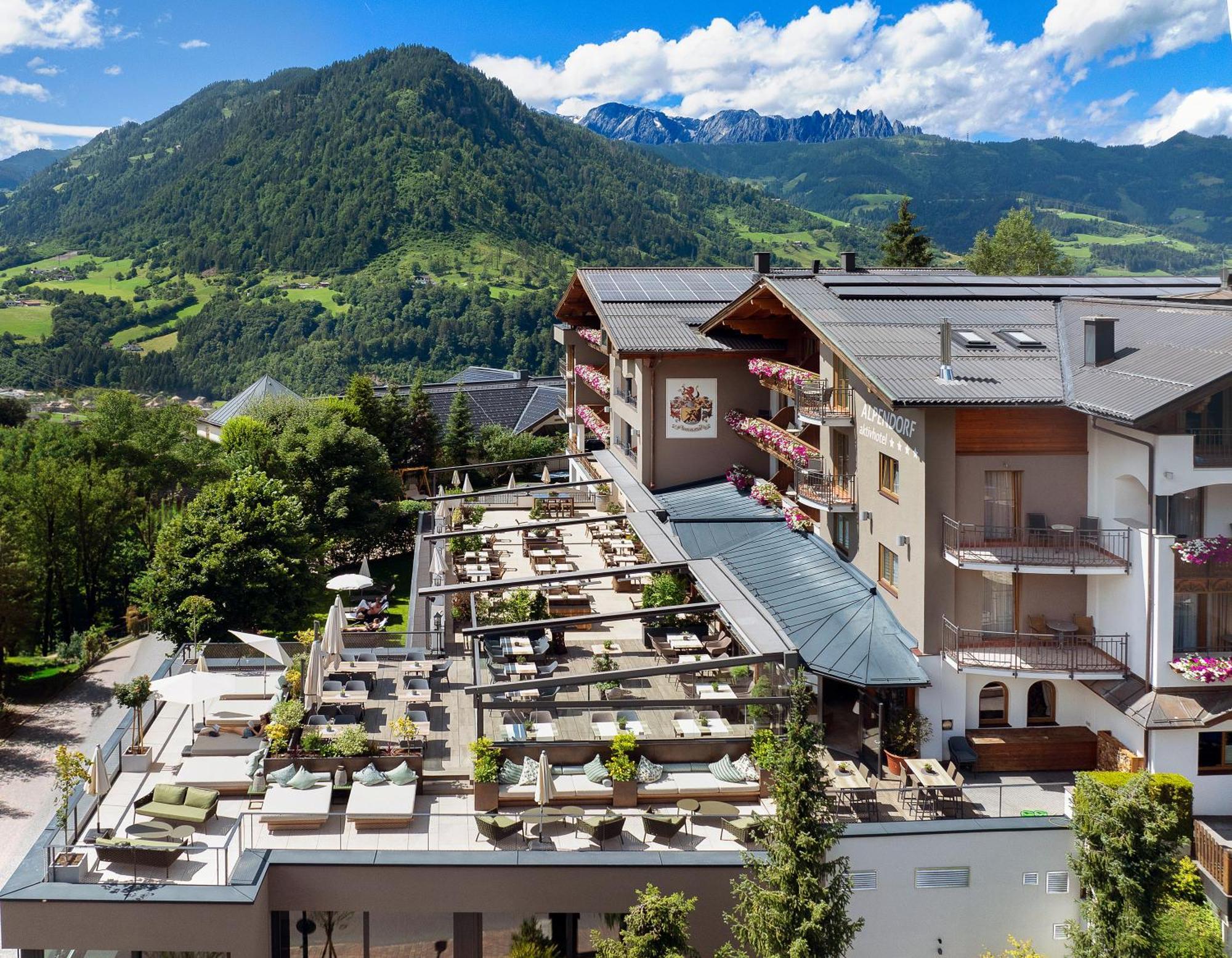 Aktivhotel Alpendorf Sankt Johann im Pongau Exterior photo