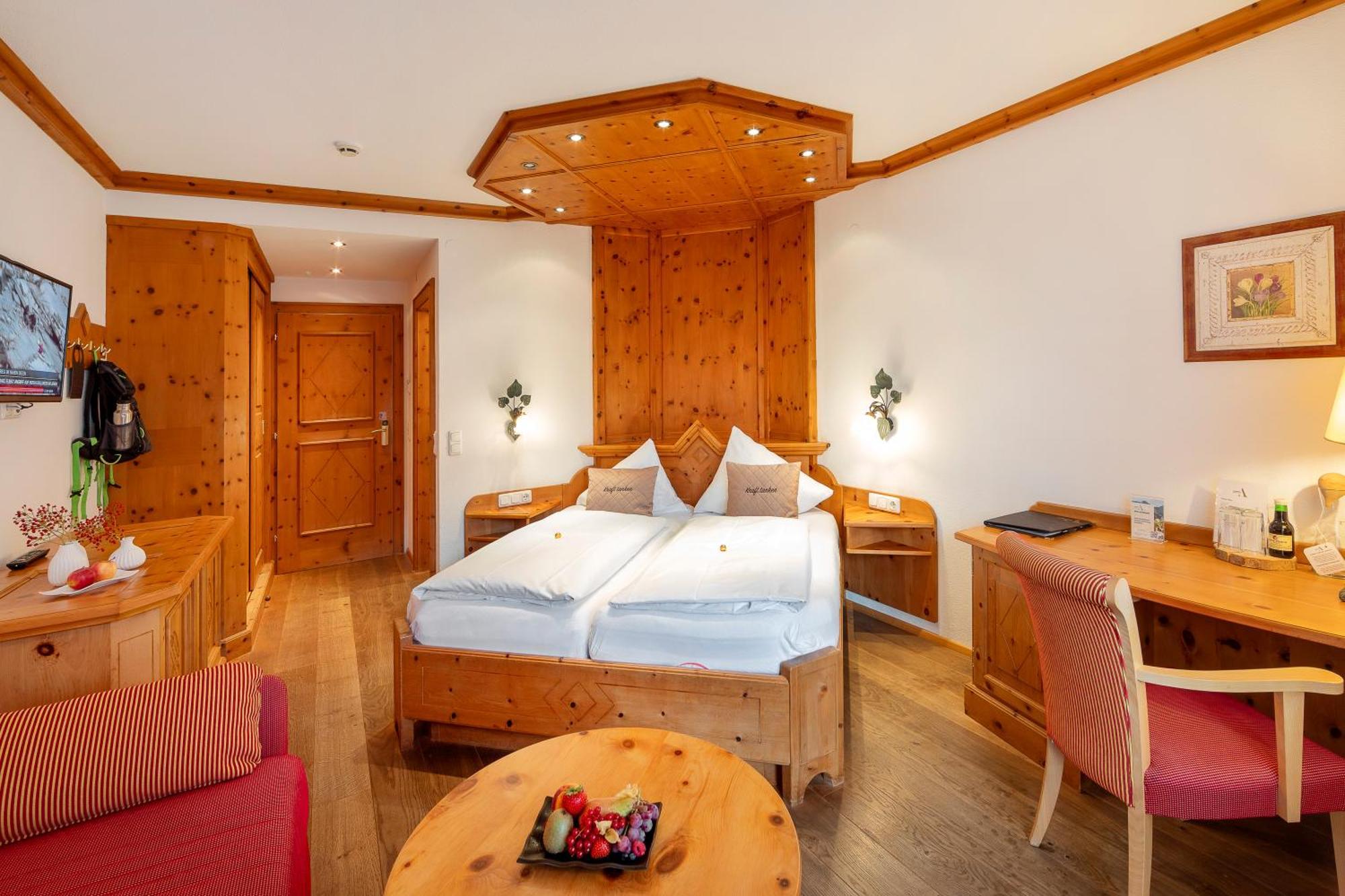 Aktivhotel Alpendorf Sankt Johann im Pongau Exterior photo